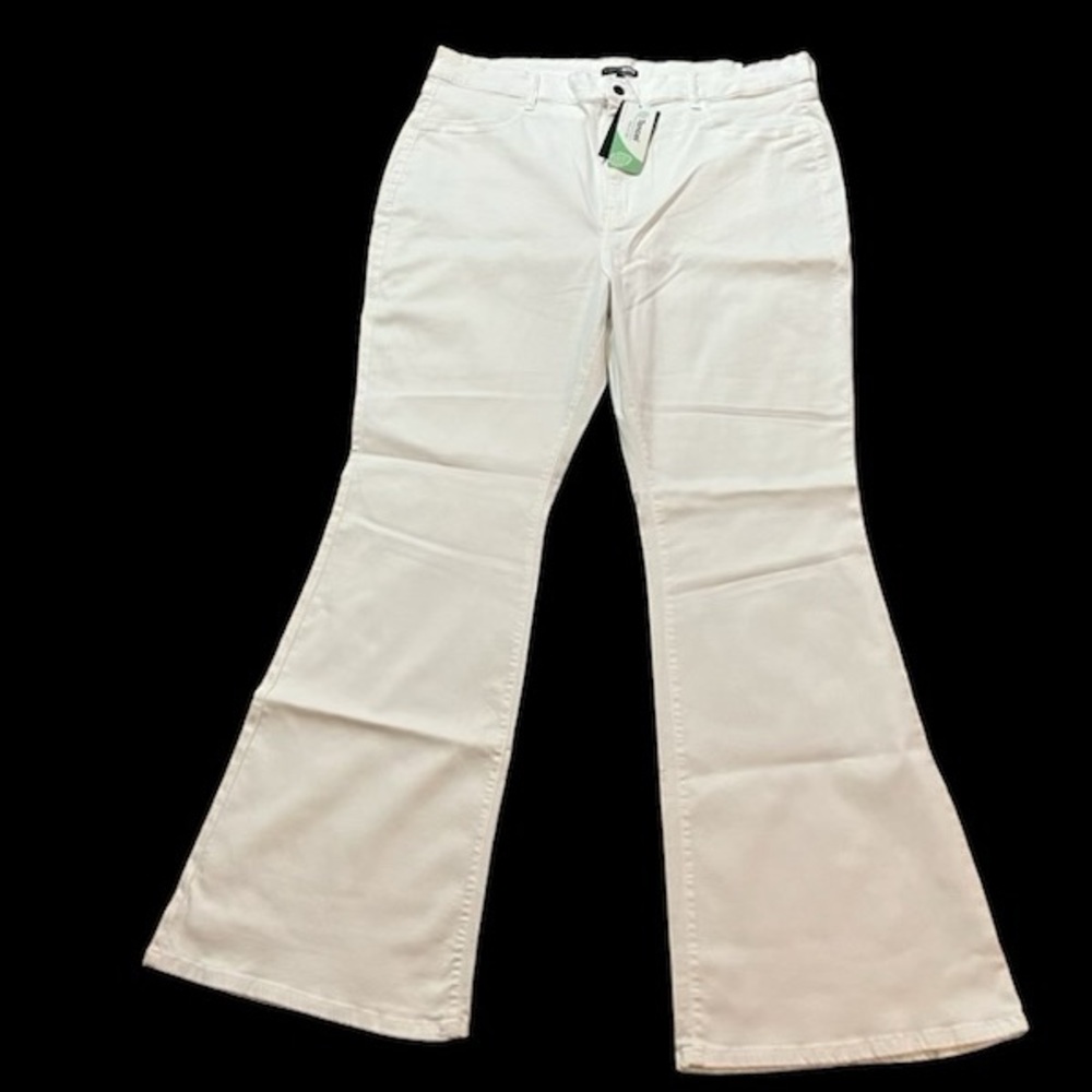 Flare‎ Jeans